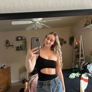 Pretty little thing bodysuit size 2